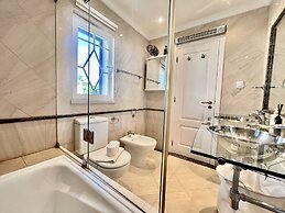 Vilamoura Deluxe Villa by Homing