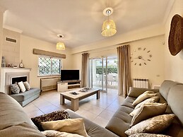 Vilamoura Deluxe Villa by Homing