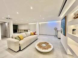 Vilamoura Deluxe Villa by Homing
