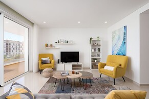 Lagos Marina View 2 With Pool by Homing