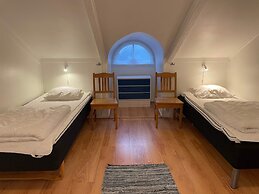 Spacious Holiday Home for 8