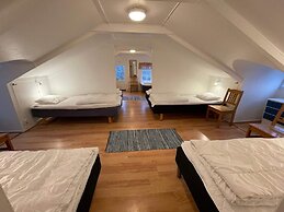 Spacious Holiday Home for 8