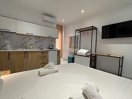 Full Moon Apartments