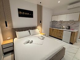 Full Moon Apartments