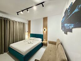 Full Moon Apartments