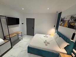 Full Moon Apartments