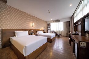 Xingyi Chain Hotel Jiangxia Metro Station
