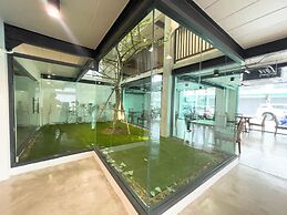 V1 BOUTIQUE HOTEL