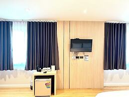 V1 BOUTIQUE HOTEL