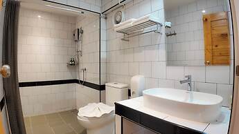 V1 BOUTIQUE HOTEL