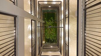 V1 BOUTIQUE HOTEL
