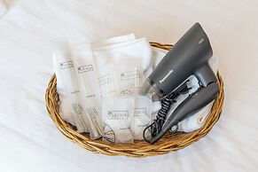 V1 BOUTIQUE HOTEL