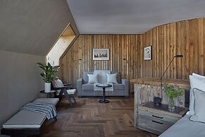 Miiro The Mansard
