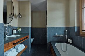 Miiro The Mansard