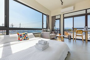 Between River and Sea