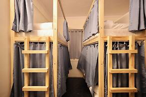 Locomo Hostel Mini - 9 mins from airport