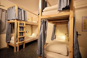 Locomo Hostel Mini - 9 mins from airport