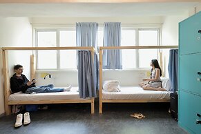 Locomo Hostel Mini - 9 mins from airport