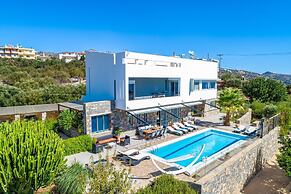 Villa Friends With Private Pool