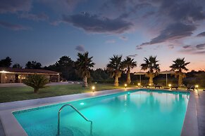 Malibu Grand Royale – Luxury Group Villa