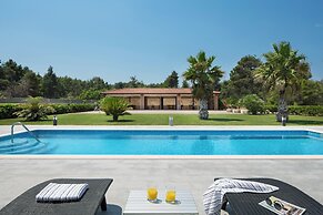 Malibu Grand Royale – Luxury Group Villa