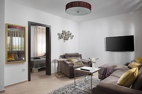 Malibu Grand Royale – Luxury Group Villa