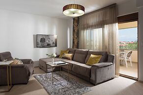 Malibu Grand Royale – Luxury Group Villa
