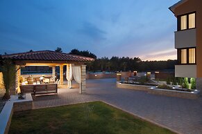 Malibu Grand Royale – Luxury Group Villa