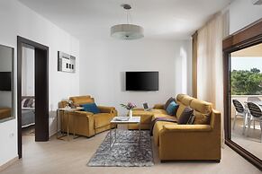 Malibu Grand Royale – Luxury Group Villa