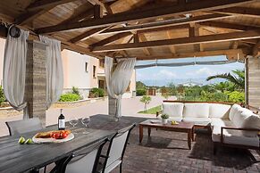 Malibu Grand Royale – Luxury Group Villa