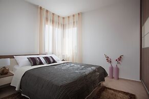 Malibu Grand Royale – Luxury Group Villa