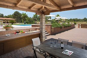 Malibu Grand Royale – Luxury Group Villa