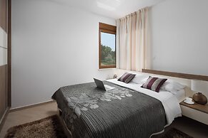 Malibu Grand Royale – Luxury Group Villa
