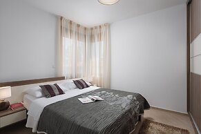 Malibu Grand Royale – Luxury Group Villa