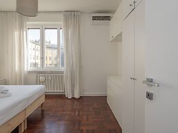 San Siro 3 Bedroom apt With Balcony