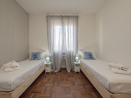 San Siro 3 Bedroom apt With Balcony