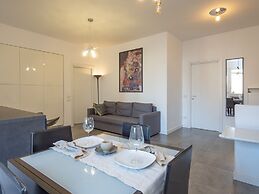 San Siro 3 Bedroom apt With Balcony