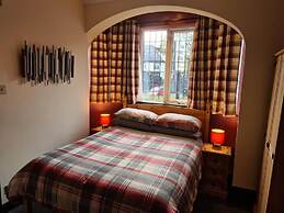 Tudor Lodge Hotel