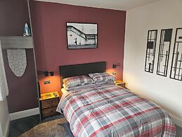 Tudor Lodge Hotel