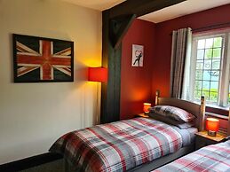 Tudor Lodge Hotel