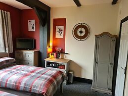 Tudor Lodge Hotel