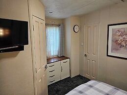 Tudor Lodge Hotel