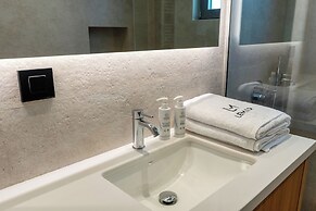 Le Mar Luxury Apartments by Checkin