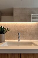Le Mar Luxury Apartments by Checkin