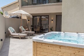Le Mar Luxury Apartments by Checkin