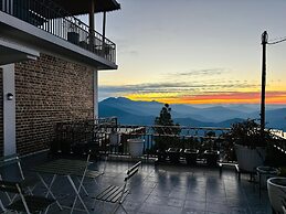 The Ridge House - A Villa Community