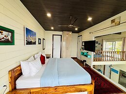 The Ridge House - A Villa Community