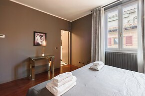 Regina House by MMega