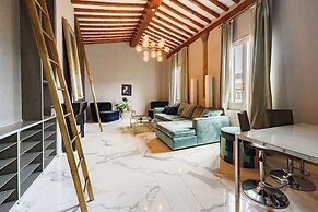Regina House by MMega