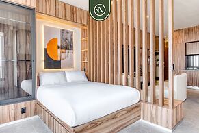 Luxury Studio - Revolution Monument View - Pool